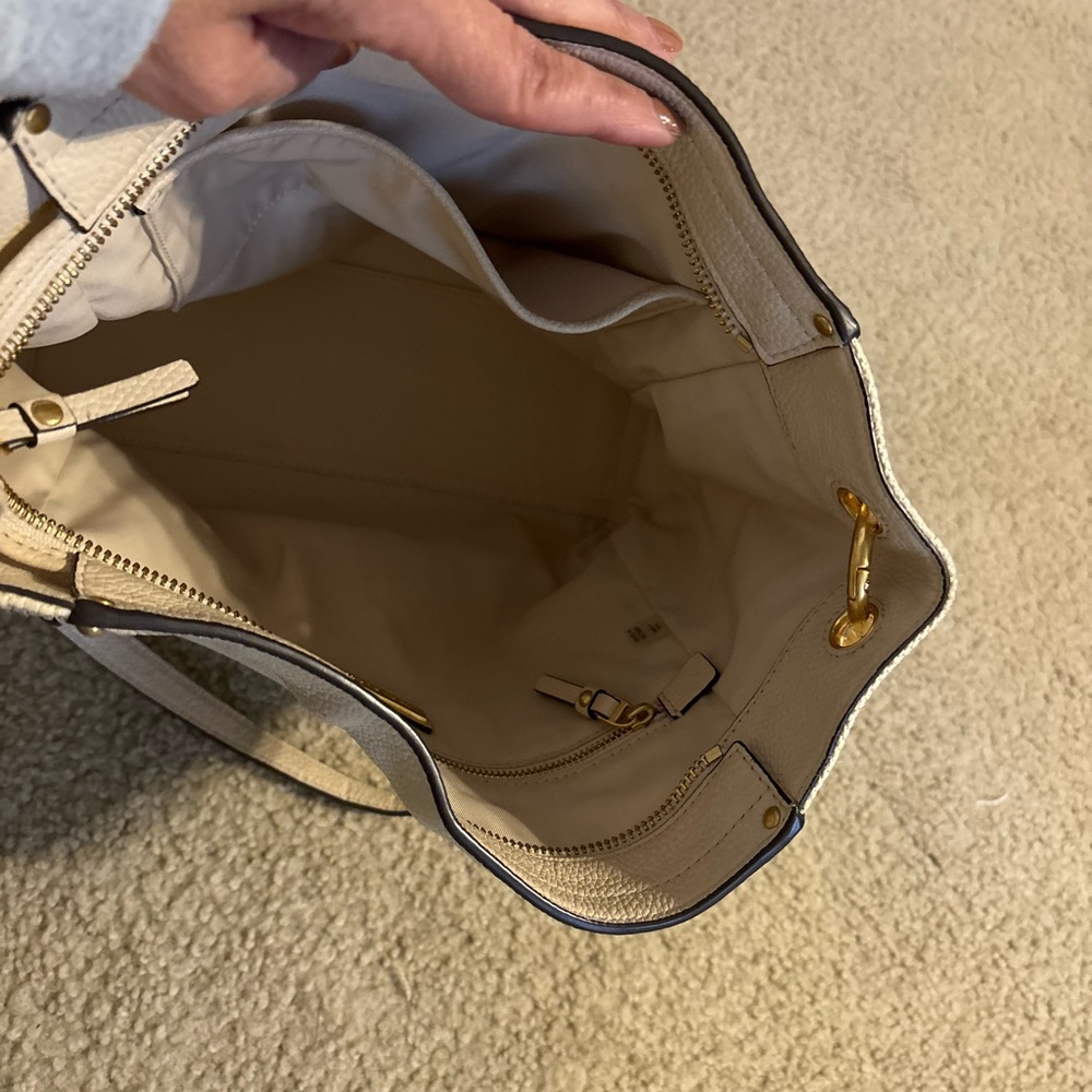 Tory Burch Cream and Gold Shoulder Bag - Picture 7 of 8